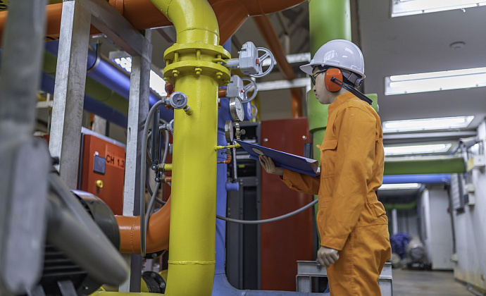 Аппаратчик производства криолита